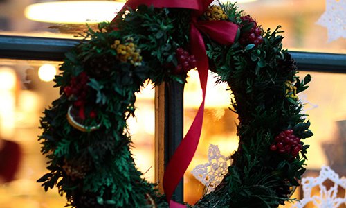 Christmas decor ideas include decorating and hanging wreaths
